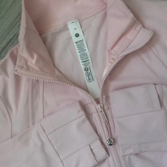 Lululemon Define Cropped Nulu Jacket - Picture 10 of 16